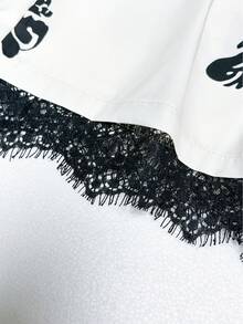 Women's Leaf Print Pleated Casual Versatile Daily Wear Shorts - Black and White - View 4