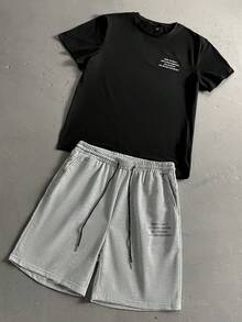 Manfinity Homme 男士休闲标语印花 T 恤和短裤套装，夏季 - 彩色 - 查看 1