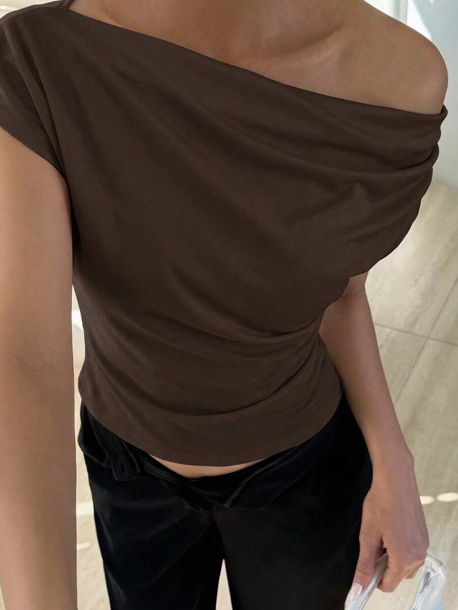 DAZY Solid Color Oblique Shoulder Short Sleeve T-Shirt,Crop Tops Women - Brown - View 1