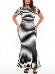 SHEIN EZwear Bộ 2 món áo thun tay ngắn họa tiết sọc mùa hè cỡ lớn kèm chân váy - Nhiều màu - Xem 8