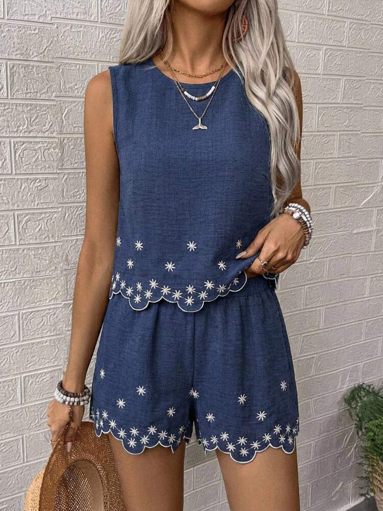 Plus Size Women's Summer Casual Vacation Country Faux Denim Blue  Floral Embroidered Sleeveless Shirt Top And Shorts 2 Piece Set,Suitable For Summer Vacation,Casual Holiday Style,Summer Outfits For Women ,Vacation Outfits Women ,Holiday Outfits For Women,Going Out Outfits, New Clothes,Simple And Fashionable For Everyday Wear,Suitable For Summer, Vacation, Daily Wear, Festival Outfits For Women,Country Concert Outfit,Beach Outfits For Women,Western Style,Gifts For Mother,Boho Set,Modest Two Piece Set, Plus Size Summer Sets,Plus Size Short Set,Boho Set,2 Piece Casual Sets Woman,Two Piece Set Women, Plus Size Short Sets For Women