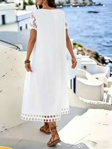 SHEIN Holidaya Vestido holgado de longitud media con cuello cuadrado, mangas cortas raglán, encaje y pliegues - Blanco - Ver 2