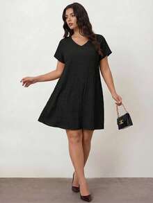 Enliva Plus Size Solid Color Short Sleeve V-Neck Dress, Fashionable For Summer, For Apple And Rounded Body Shape - Black - View 2