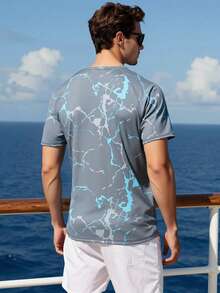 Manfinity Swimmode Camiseta de protección solar casual con cuello redondo y mangas raglán con estampado total para hombres, camisetas de verano para hombres, camisetas gráficas para hombres - Gris - Ver 2