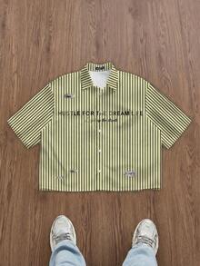 Manfinity Roghcode 男士条纹标语印花短款衬衫 - 淡黃色 - 查看 5