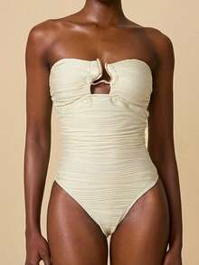 SHEIN Swim Chicsea 女士特殊面料纹理面料度假精致优雅不对称金属配饰波浪条纹连体衣 - 杏色 - 查看 5