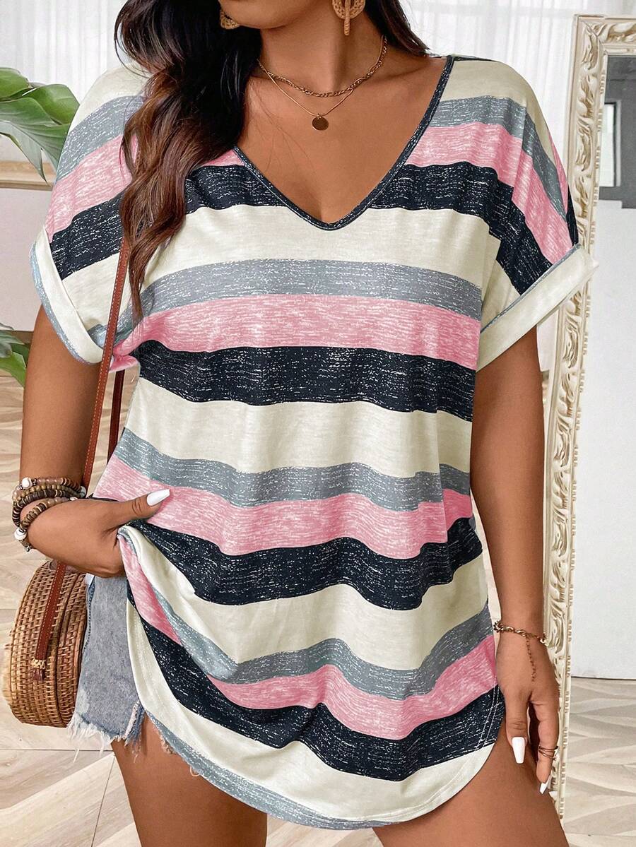 EMERY ROSE Plus Size V-Neck Short Sleeve Printed Casual Women's T-Shirt Graphic Tees Women Tops - Multicolor - View 1