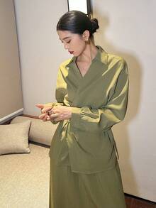 DAZY 女士休闲纯色系带衬衫和半裙两件套，春夏款 - 綠色 - 查看 3