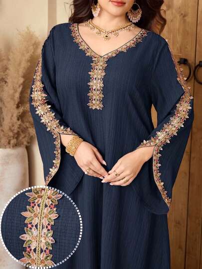 Al Najma Plus Size Women's Long Sleeve Arabic Traditional Robe With Applique Decor