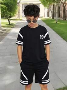 SHEIN Set 2 buc. tricou și pantaloni scurți cu mânecă scurtă, casual, pentru băieți preadolescenti, potrivit pentru naveta, școală, ținute casual zilnice, sport, primăvară/vară - Negru - Vizualizare 4