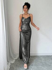 Rafferiza 金属质感深V领吊带派对优雅连衣裙，适合新年假日派对穿着，女士长款套装 - 灰色 - 查看 4