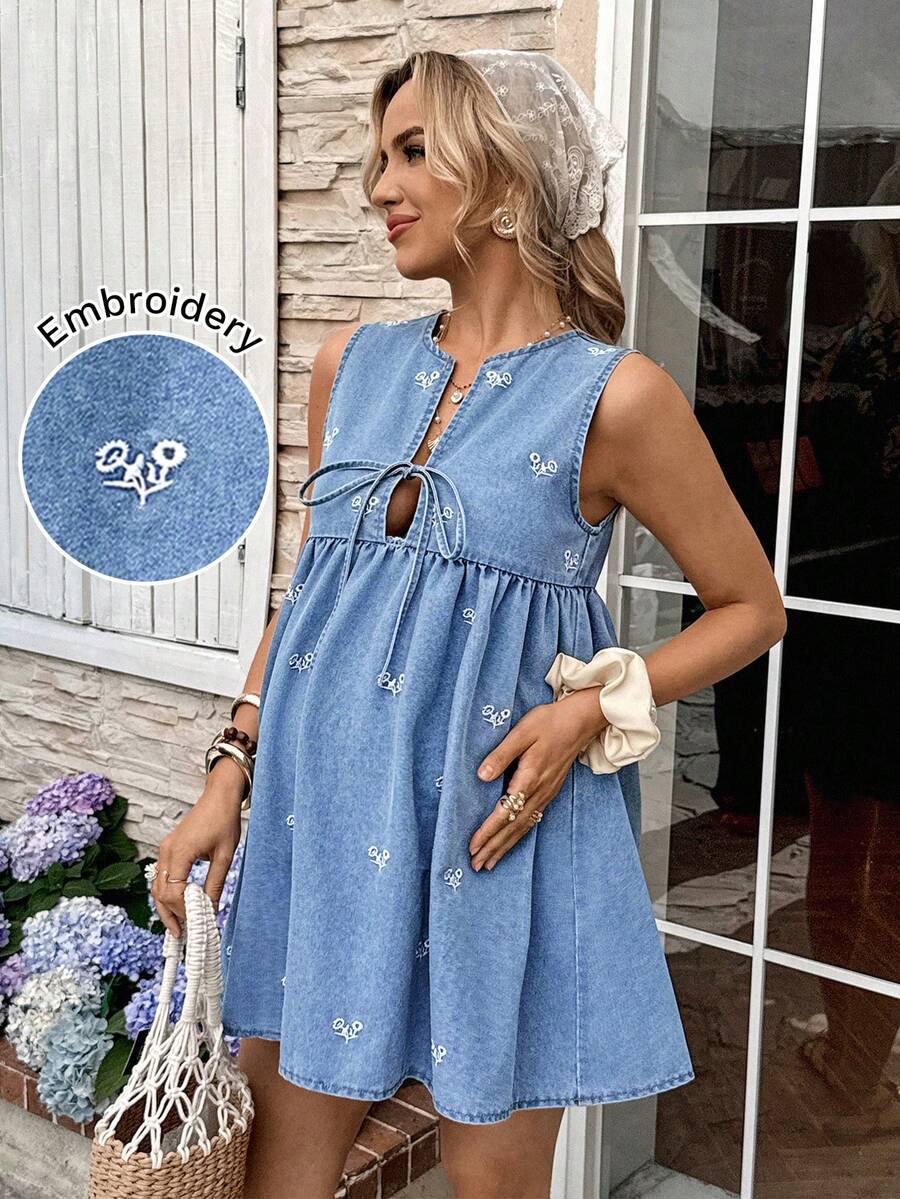 Lyckli 孕妇花卉刺绣系带无袖性感牛仔连衣裙 夏季嘉年华服装 通勤 度假 毕业典礼 时尚 Y2K 可爱街头风 派对 婚礼 优雅 商务休闲 女士刺绣花卉牛仔连衣裙 蓝色无袖牛仔连衣裙,系带前襟细节 - 藍色 - 查看 1
