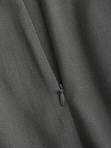 Calvaya Rok A-Line Elegan Ukuran Plus, Modis, Mewah, untuk Komuter, dengan Hiasan Gesper Logam dan Lipatan. - Dark Grey - View 3