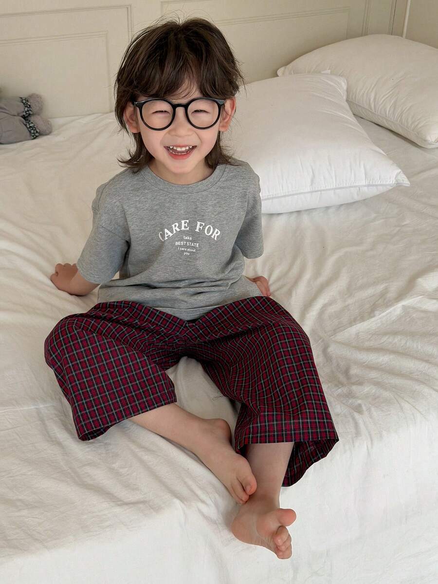 Dazy Kids 2件組男孩圓領字母印花短袖T恤與格紋梭織長褲休閒套裝,春夏款 - 灰色 - 查看 1