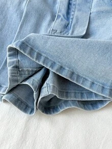 Bộ đồ hai mảnh cho bé gái tuổi teen, phong cách boho mùa hè, quần jean ngắn denim màu xanh nhạt, kiểu dáng Y2K, có chi tiết xếp ly, quần short denim rộng thùng thình màu xanh nhạt rách với túi xéo, thích hợp cho kỳ nghỉ hè, đi xem hòa nhạc, lễ hội âm nhạc, và các hoạt động ngoài trời. Phù hợp cho mùa hè thư giãn, đi học, đại học, và các hoạt động mùa hè khác. Thích hợp cho phong cách boho mùa xuân và hè, phong cách vintage/bãi biển/biển/thanh lịch cho lễ tốt nghiệp, bộ đồ liền thân thường ngày, kỳ nghỉ hè, quần áo mùa xuân, bãi biển, kỳ nghỉ, ngày lễ tình nhân, kỳ nghỉ hè, kỳ nghỉ biển, lễ tốt nghiệp. - Rửa nhẹ - Xem 4