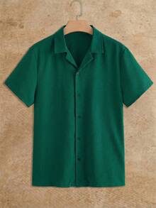 Manfinity VCAY Men's Dark Green Textured Button Up Shirt,Summer Casual Short Sleeve Crepe Fabric Top,Premium Forest Green Holiday Vacation Shirt,Breathable Blouse - Green - View 2
