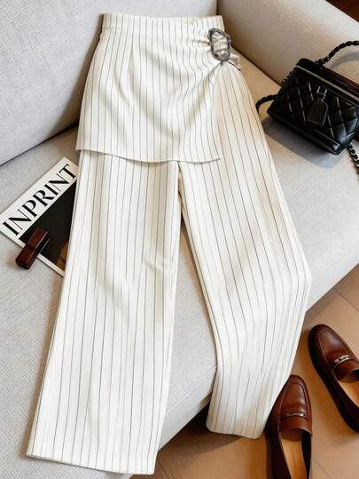 Franclia Women's Spring And Summer Trousers, Off-White Background With Black Thin Vertical Stripes, High-Waist Metal Buckle Decoration, Draped Fabric, Suitable For Workplace Commuting And Casual Outings, Light And Refined Style. Women's Wide-Leg Trousers, Vertical Striped Trousers With Metal Buckles At The Waist, Suitable For Workplace Commuting, Casual Trousers Suitable For Street Wear, Casual And Refined Women's Clothing, Versatile Trousers