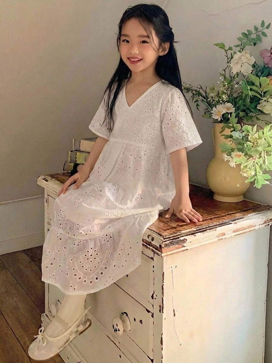 Dazy Kids 女童夏季新款镂空刺绣宽松休闲度假中长连衣裙太阳裙 - 白色 - 查看 1