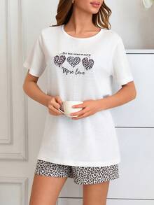 SHEIN Cottnline طقم بلوزة تي شيرت بطبعة قلب نمري وشورت بيجاما مطبوع بالكامل - 2 قطعة ملابس منزلية أنيقة للصيف - أبيض - مشاهدة 6