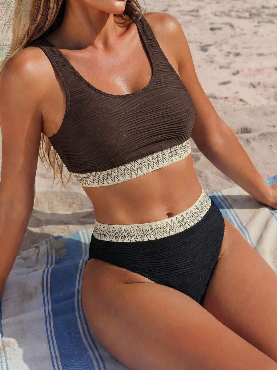 Swim Vcay Bộ bikini kiểu Bohemian nhiều màu sắc, chất liệu vải gợn sóng, dây đeo dệt tương phản màu sắc trang nhã, lãng mạn, thích hợp cho kỳ nghỉ biển, đi biển, dã ngoại trà chiều, tiệc tùng, mặc hàng ngày, thư giãn, thể thao ngoài trời, trang phục thời trang, kỳ nghỉ biển 2026. Đồ bơi nữ mới về cho trường học, thích hợp cho kỳ nghỉ, hẹn hò, trà chiều, phong cách phương Tây, du thuyền, bãi biển, đảo, du lịch đường bộ, mọi mùa, lễ hội âm nhạc, kỳ nghỉ Boho, kỳ nghỉ Bohemian, mùa thu thư giãn, phong cách Boho phương Tây, váy thanh lịch cho phụ nữ, đồ bơi in họa tiết đầy màu sắc sống động cho kỳ nghỉ. Áo bơi màu nâu cho nữ, bộ hai mảnh, đồ bơi hai mảnh màu nâu cho nữ, đồ bơi hai mảnh kín đáo cho bãi biển. - Nhiều màu - Xem 1