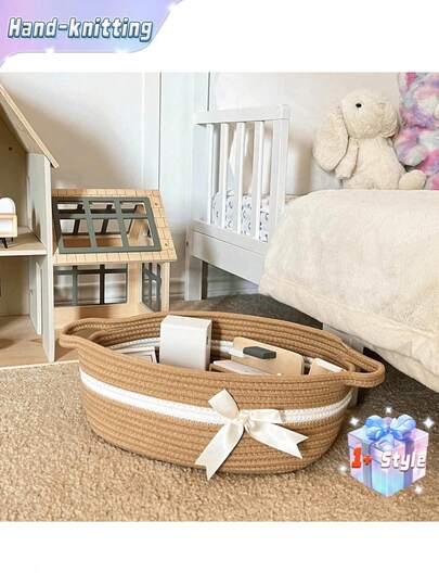 1 Giỏ đựng đồ dệt tay, trang trí nơ, thích hợp để đựng đồ Giáng sinh, bao gồm sắp xếp trên bàn làm việc, sắp xếp phòng ngủ trẻ em, đựng đồ chơi, đựng khăn tắm và đựng đồ trong phòng tắm. Có thể đựng các vật dụng hương liệu, khăn giấy, khăn tắm, chậu hoa, quà tặng, v.v. Cũng thích hợp làm giỏ quà Giáng sinh.