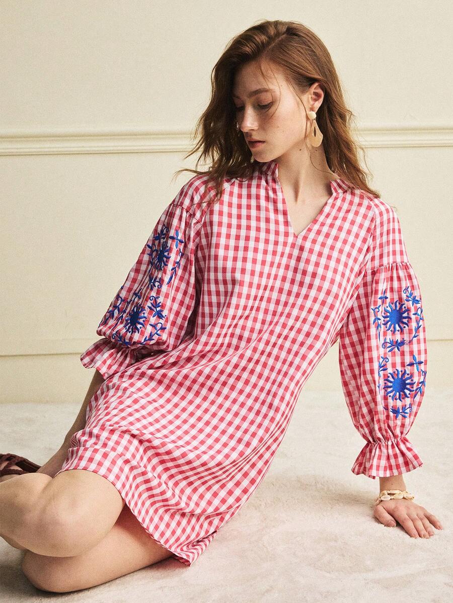 Écloséra Vestido casual de estilo vacacional con cuello en V, mangas farol y patrón bordado a cuadros rojos y blancos para mujer - Rojo - Ver 1