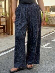Dazy Plus Elastic Waist All-Over Floral Print Loose Long Straight Pants, All Season - Navy Blue - View 4