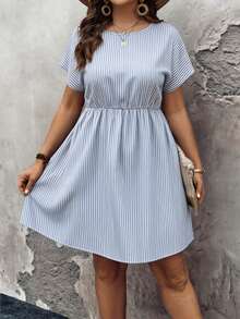SHEIN LUNE Đầm dáng rộng cổ tròn tay ngắn, họa tiết retro tối giản, cỡ lớn, phù hợp cho mùa thu/đông, đầm nữ mùa hè, đầm kẻ sọc, đầm ngắn, đầm thường ngày tay ngắn, đầm nữ xanh trắng. - Nhiều màu - Xem 4