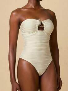 SHEIN Swim Chicsea 女士特殊面料纹理面料度假精致优雅不对称金属配饰波浪条纹连体衣 - 杏色 - 查看 6