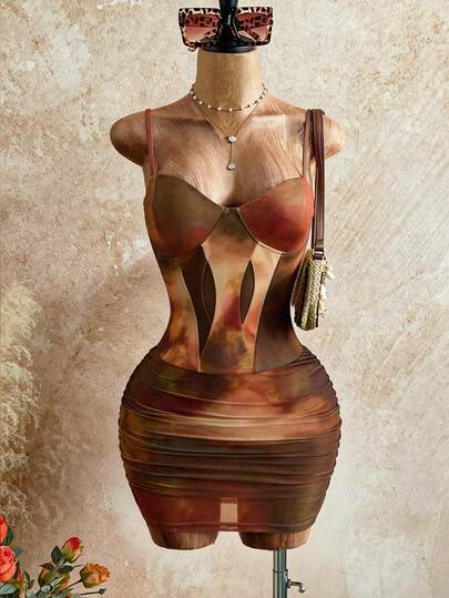 Mistrie YK2 "Hot Girl" Ladies' Spring/Summer New Style Sexy Sleeveless Racerback Style Bra-Cut Dress With Gradient Print And Pleated Short Length, Suitable For Beach Vacations, Nightclubs, And Back-To-School Season.