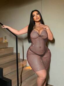 NU&NOW Valentine Sexy Beach Vacation Party Rhinestone Mesh Chain Decor Draped Neck Dress - Burgundy - View 3