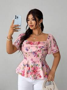 SHEIN Elenzya 大码春夏甜美碎花吊带短袖上衣，心形荷叶领，收腰荷叶边下摆设计，适合约会、度假、日常通勤等场合。 - 彩色 - 查看 2