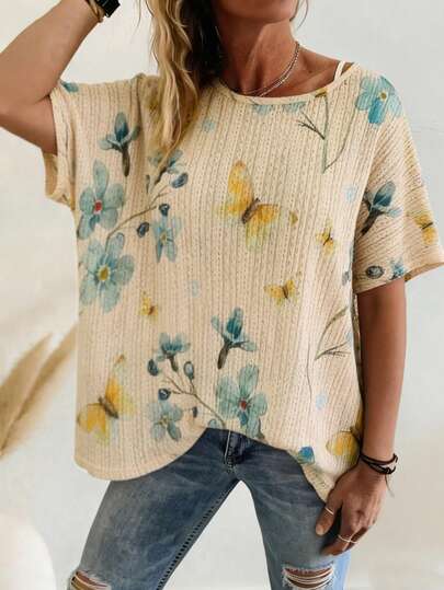 SHEIN LUNE 春夏新品：轻盈简约休闲舒适，适合外出度假 蓝色碎花宽松圆领短袖大码女式上衣