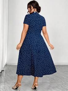 Elenzga Vestido elegante de manga corta con botones y estampado de lunares para mujer de talla grande, adecuado para el Día de San Valentín - Azul Marino - Ver 2
