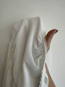 大码女式纯色褶皱扭结休闲百搭日常短袖T恤 白色上衣 大码女式夏季穿搭 女式短袖上衣 春夏新款休闲百搭T恤，适合通勤、派对、音乐节、返校、度假、街头穿搭、探索、城市漫步等多种场合。可外穿或内搭。特点：褶皱小袖，针织面料，舒适，大码。 - 白色 - 查看 7