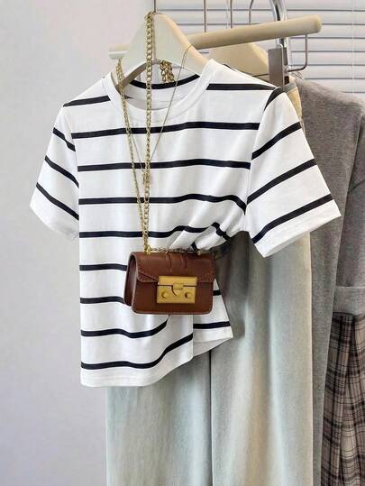 SHEIN Frenchy Camiseta de manga corta de cuello redondo a rayas para mujer, de uso versátil y casual para uso diario