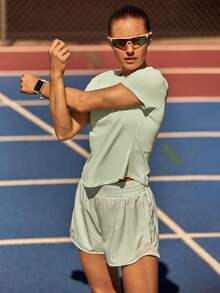 GLOWMODE Chase Your Pace Waist Length Ultra-Lightweight Quick-Dry Curved Hem Seams Reflective Regular Fit Crewneck Tee Running Training Tennis Daily Active Wear - Green - View 6