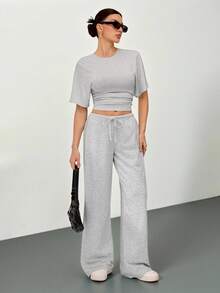 SHEIN Tall طقم تي شيرت وبنطلون كاجوال قطعتين للنساء، تي شيرت بياقة دائرية وأكمام قصيرة على شكل خفاش، لون أحادي - رمادي - مشاهدة 8