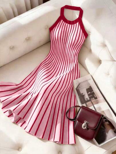 Franclia فستان محبوك أنيق بتصميم ظهر مكشوف وياقة حلقية، بألوان متباينة مخططة، صيفي