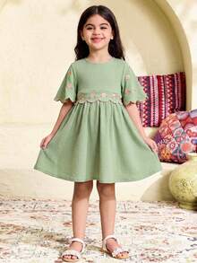 SHEIN Váy mùa hè giản dị thêu hoa cho bé gái - màu xanh lá - Xem 7