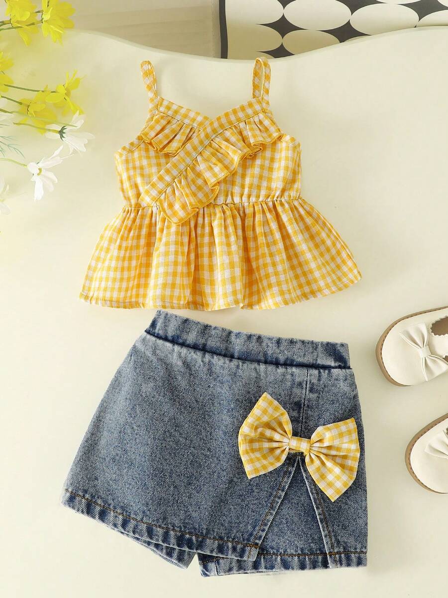 SHEIN Playful Pals 2 件套女婴春夏休闲风格纯色无袖吊带上衣和蝴蝶结装饰短牛仔裤 - 黃色 - 查看 1