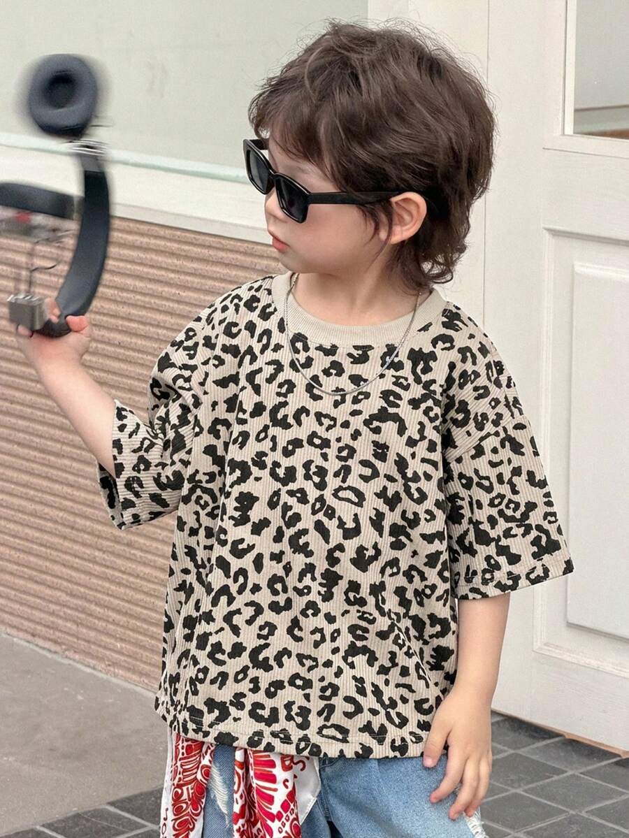 Dazy Kids 小男孩簡約豹紋圓領短袖T恤 - 白色 - 查看 1