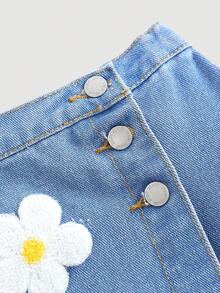 SHEIN 少女彩色花卉刺繡圖案藍色牛仔裙褲，春夏休閒度假鄉村波西米亞風，海灘、西式街頭穿搭，春假、電音節牛仔短褲 - 淺色水洗藍 - 查看 5