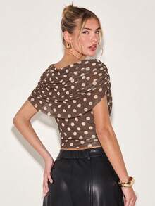 COSMINA Blusa elegante con estampado de lunares, diseño ajustado y acortado, adecuada para uso diario, salir con amigos, tomar el té de la tarde, diseño 2 en 1 con chal, patrón de lunares en color albaricoque y marrón, primavera/verano - Marrón - Ver 2