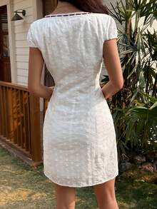 DAZY 春夏红色系带撞色拼接蝴蝶结蕾丝连衣裙，休闲甜美少女风，适合情人节、婚礼、派对、时尚活动等场合，修身优雅办公室迷你连衣裙 - 白色 - 查看 3