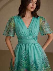 Aveloria Rosie 新款甜美度假风薄纱碎花V领收腰短袖连衣裙 - 彩色 - 查看 6