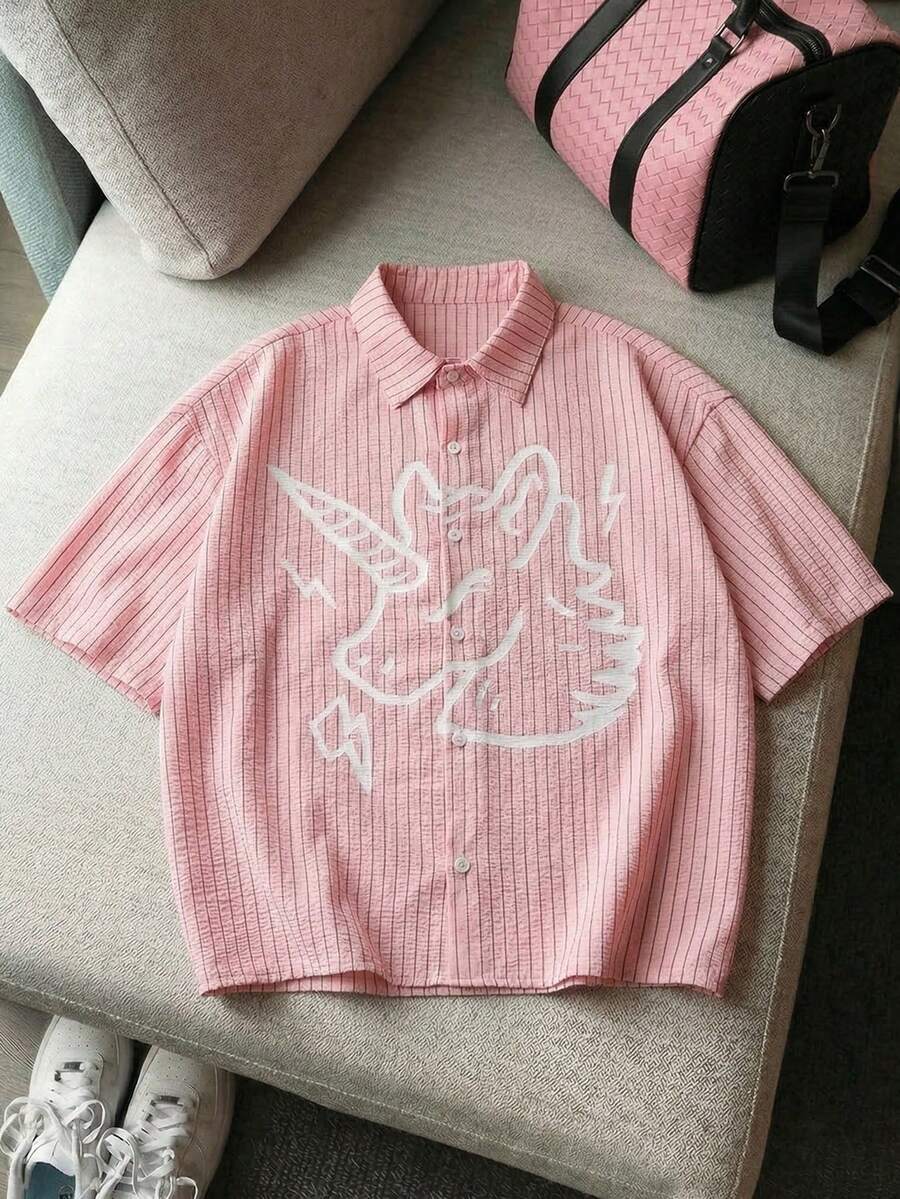 AXEPEAK Kemeja Musim Panas Pria Lengan Pendek Bergaris Kancing Depan dengan Gambar Unicorn Bergaris - Berwarna merah muda - View 1