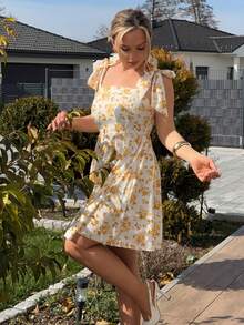 Jeta Ari 新款碎花肩带收腰 A 字裙，修身廓形，优雅休闲度假裙 - 黃色 - 查看 4