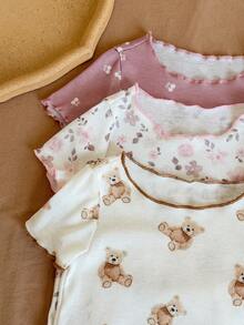 SHEIN LMoss Kids Dozemod 女嬰可愛卡通熊與花卉印花荷葉邊圓領短袖上衣與長褲 6 件組 灰粉色夏季度假睡衣套裝 - 彩色 - 查看 6