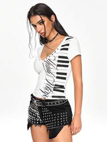 ROMWE Grunge Punk Deep V Metal Grommet Piano Key English Letter Print Tight Fit Pure Cotton T-Shirt - White - View 4